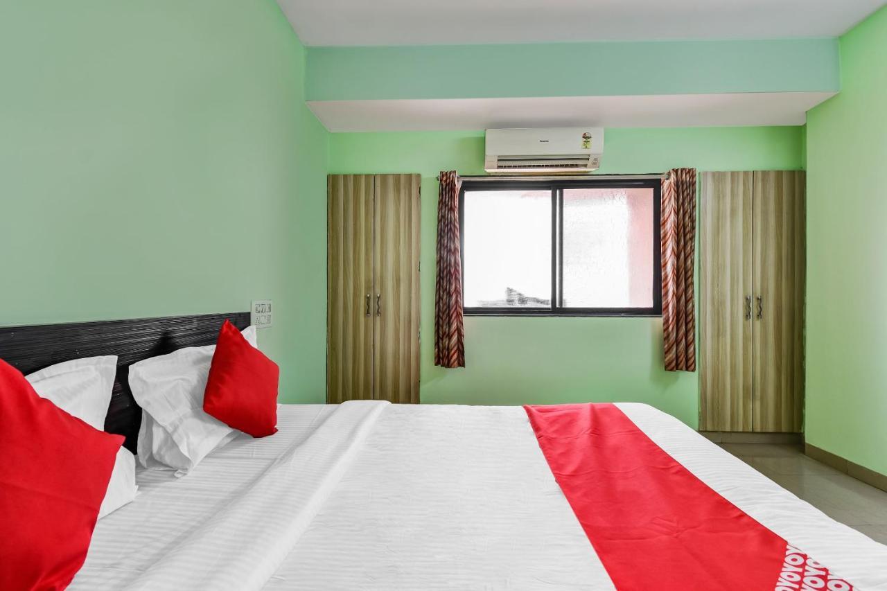 Oyo Hotel Samarth Lodge Sholapur Exterior foto