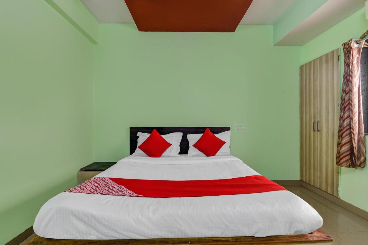 Oyo Hotel Samarth Lodge Sholapur Exterior foto