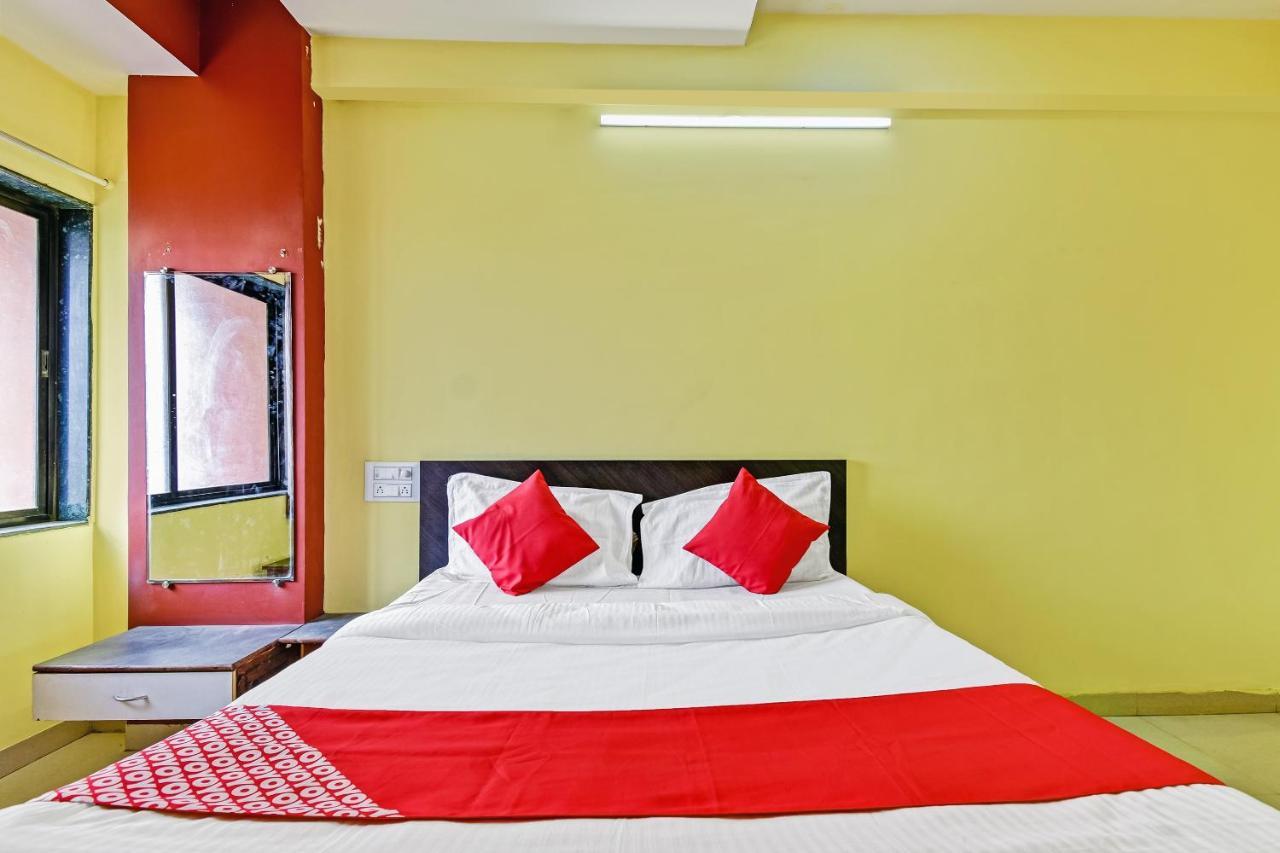 Oyo Hotel Samarth Lodge Sholapur Exterior foto
