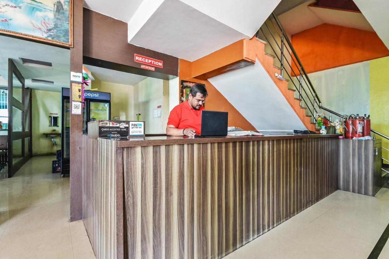 Oyo Hotel Samarth Lodge Sholapur Exterior foto