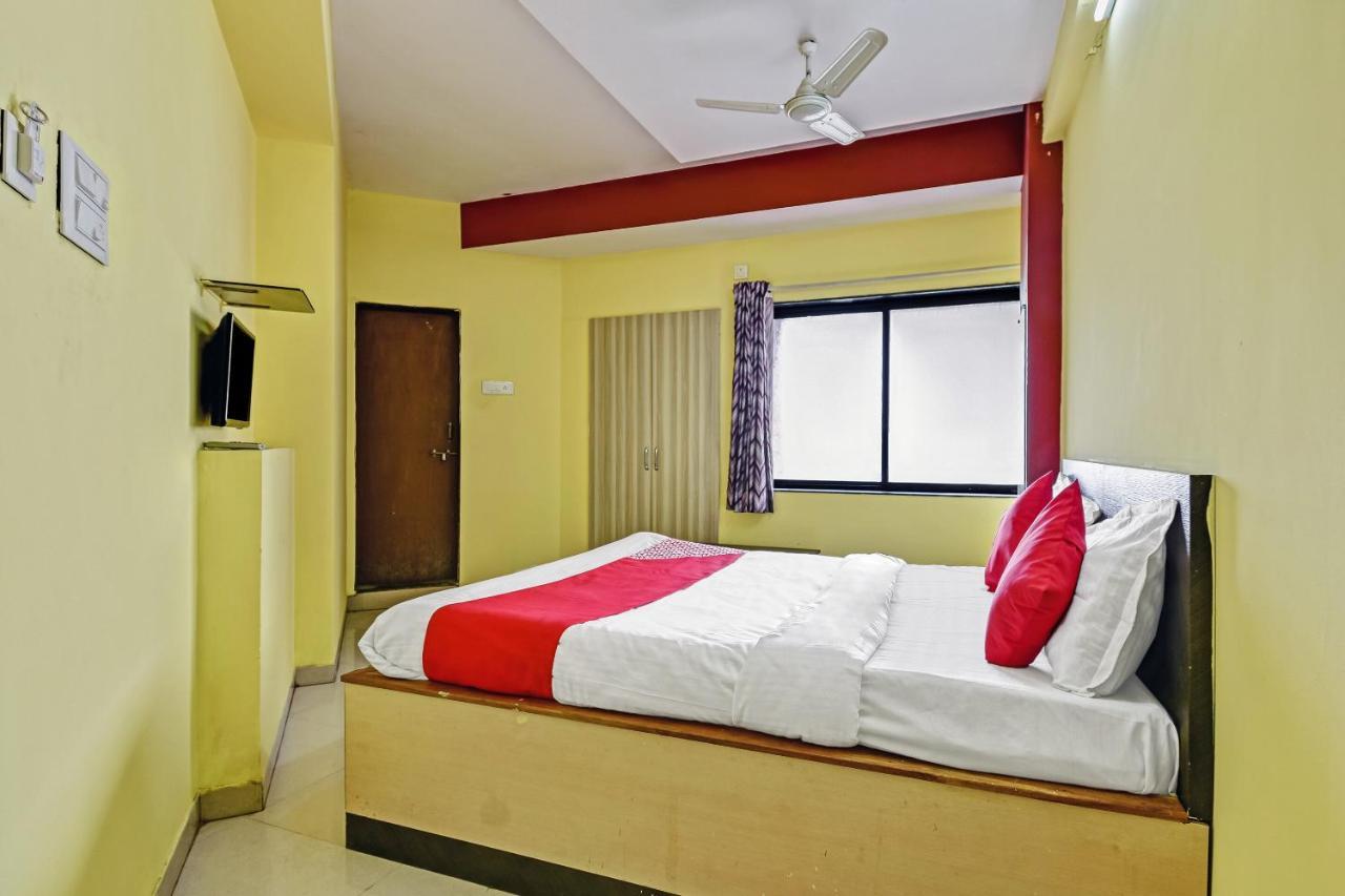 Oyo Hotel Samarth Lodge Sholapur Exterior foto